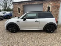 Usado Mini Cooper S Hatch 2021 Plateado Utilitario