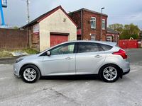 Begagnad Ford Focus Titanium 2014 Silver Halvkombi