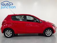 Used Hyundai i20 Active 101 HP (74 kW) 2012 Red Hatchback