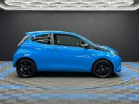 Usado Toyota Aygo X-cite 69 CV (50 kW) 2015 Azul Utilitario