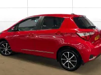 Used Toyota Yaris 111 HP (81 kW) 2018 Red Hatchback