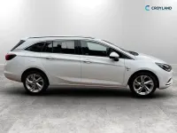 Used Vauxhall Astra SRi 150 HP (110 kW) 2018 White Estate