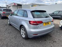 Usado Audi A3 Sportback Business 116 CV (85 kW) 2017 Plateado Utilitario