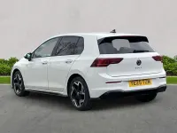 Usado VW Golf VIII R-line 150 CV (110 kW) 2025 Blanco Utilitario