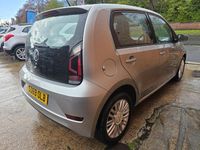 Begagnad VW up! move up! 60 HK (44 kW) 2019 Silver Halvkombi