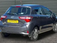 Begagnad Toyota Yaris 72 HK (52 kW) 2020 Grå Halvkombi