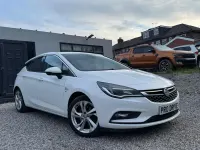Used Vauxhall Astra SRi 136 HP (100 kW) 2017 White Hatchback