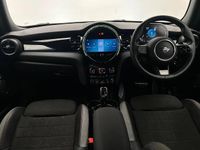 Gebraucht Mini Cooper S Premium 176 PS (129 kW) 2023 Blau Kleinwagen