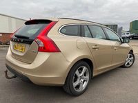 Used Volvo V60 SE 163 HP (119 kW) 2012 Gold Estate