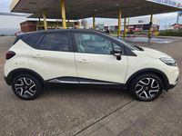 Used Renault Captur Iconic 90 HP (66 kW) 2018 Cream/black SUV