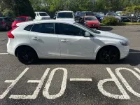 Gebraucht Volvo V40 R-Design 115 PS (84 kW) 2014 Weiß Kleinwagen