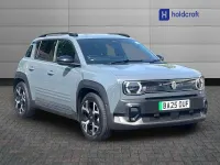 Used Renault R4 110 kW (150 HP) 2025 Solid  urban grey  Estate