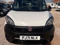 Begagnad Fiat Doblò 103 HK (75 kW) 2021 Vit Minibuss