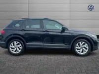 Begagnad VW Tiguan Life 150 HK (110 kW) 2022 Svart SUV