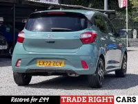 Used Hyundai i10 Premium 67 HP (49 kW) 2023 Green Hatchback