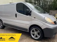 Używany Renault Trafic 115 KM (84 kW) 2008 Srebrny Minivan