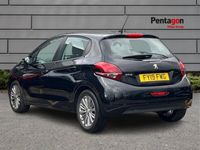 used Peugeot 208 Signature1.2 Puretech Signature Hatchback 5dr Petrol Manual Euro 6 (s/s) (82 Ps) - FY19FWG