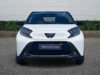 Used Toyota Aygo X 72 HP (52 kW) 2023 White SUV