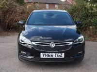Used Vauxhall Astra SRi 100 HP (73 kW) 2016 Black Hatchback