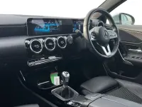 Usado Mercedes A180 Executive 136 HP (100 kW) 2018 Prateado Citadino