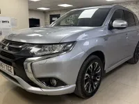 Used Mitsubishi Outlander P-HEV 200 HP (147 kW) 2017 Multicolour SUV