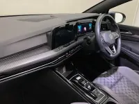 Second-hand VW Golf VIII R-line 150 CP (110 kW) 2023 Hatchback
