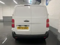 Begagnad Citroën Dispatch 2023 Vit Minibuss