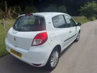 Used Renault Clio 75 HP (55 kW) 2009 White Hatchback