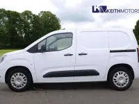 Used Vauxhall Combo Sportive 100 kW (136 HP) 2023 White MPV