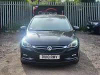 Begagnad Vauxhall Astra SRi 105 HK (77 kW) 2018 Svart Halvkombi