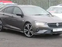 Begagnad Vauxhall Insignia SRi 122 HK (89 kW) 2021 Grå Halvkombi