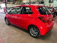Used Toyota Yaris 99 HP (72 kW) 2015 Red Hatchback