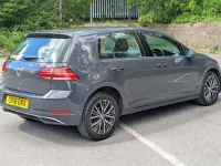 Używany VW Golf VII SE 115 KM (84 kW) 2018 Szary Hatchback