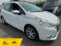 Used Peugeot 208 Active 82 HP (60 kW) 2014 White Hatchback