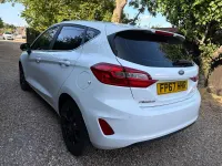 Used Ford Fiesta Zetec 85 HP (62 kW) 2017 White Hatchback