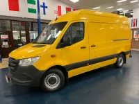 Used Mercedes Sprinter Progressive 150 HP (110 kW) 2020 Yellow Van