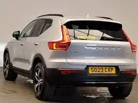 Używany Volvo XC40 Plus 163 KM (119 kW) 2023 Srebrny SUV