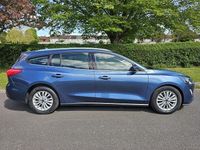 Begagnad Ford Focus Titanium 150 HK (110 kW) 2021 Blå Kombi