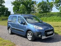 Gebraucht Peugeot Partner Tepee Outdoor 115 PS (84 kW) 2013 Blau Van / Kleinbus