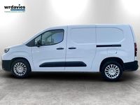 Used Toyota Proace 120 HP (88 kW) 2025 White MPV