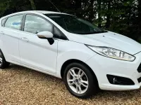Used Ford Fiesta Zetec 98 HP (72 kW) 2016 White Hatchback