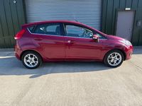 Usado Ford Fiesta Zetec 2012 Vermelho Citadino