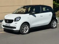 Used Smart ForFour Passion 71 HP (52 kW) 2017 White Hatchback