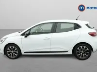 Used Renault Clio Evolution 145 HP (106 kW) 2023 White Hatchback