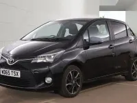 Used Toyota Yaris Sport 99 HP (72 kW) 2015 Black Hatchback