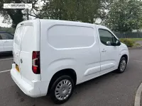 Second-hand Vauxhall Combo S 130 CP (95 kW) 2024 Alb Monovolum