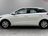 Used Hyundai i20 SE 84 HP (61 kW) 2017 White Hatchback