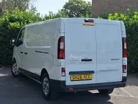New Renault Trafic 2026 Solid  glacier white MPV