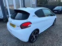 Used Peugeot 208 Prestige 208 HP (152 kW) 2018 White Hatchback