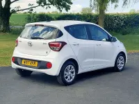 Used Hyundai i10 SE 67 HP (49 kW) 2017 White Hatchback